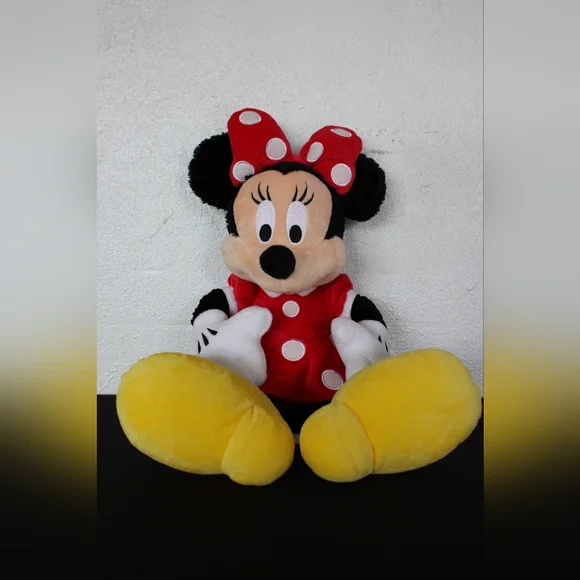 Minnie Mouse Stuffed Toy. - Picture 5 of 9
